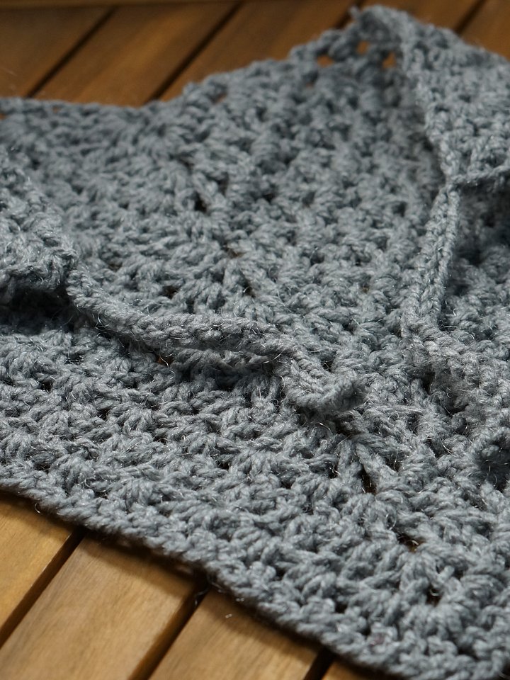 V stitch granny triangle bandana product image (2)