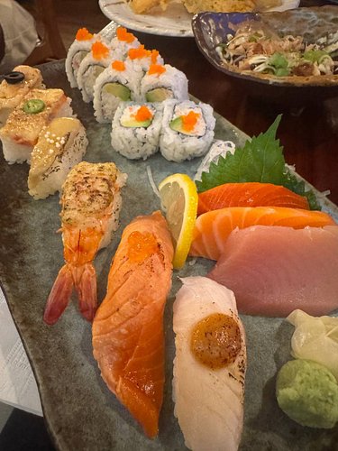 ONLY 5% tax on sushi??? Last meal in Canada 🇨🇦 Dinner for 2 in Victoria: Yua sushi set, takoyaki, agedashi tofu, tempura, gyo...