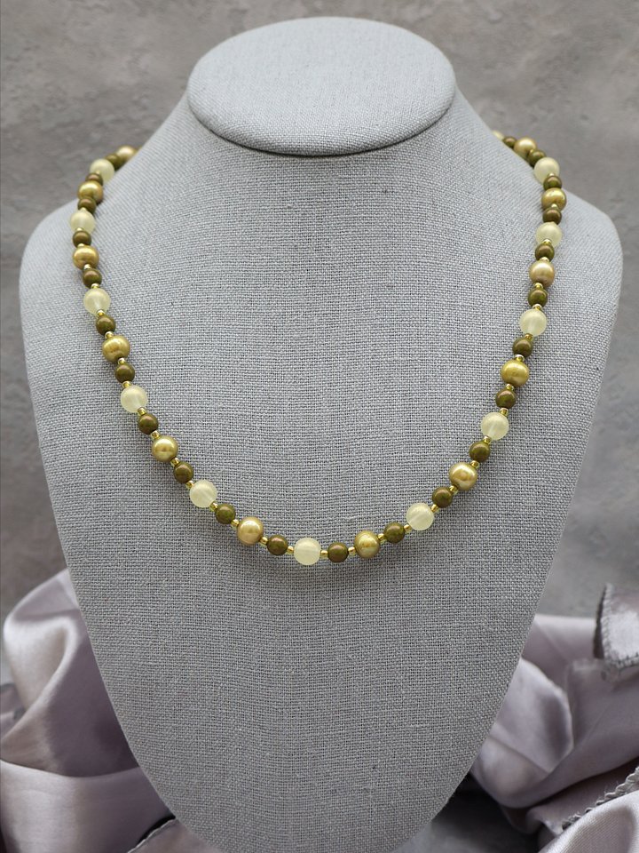 Green Freshwater Pearl Necklace product image (1)