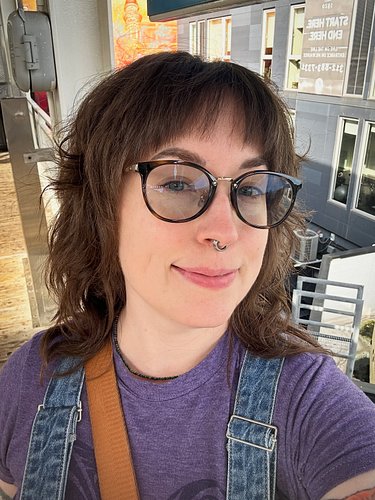 ✂️ by @hairbymisshunter at @littlebrokenthings ~ finding my people in Chicago 💚