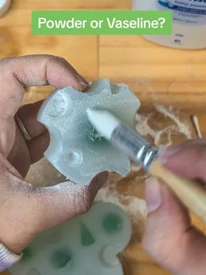 Why I don't use Vaseline  #moldmaking #silicone #dicemaking #dice #australiansmallbusiness 