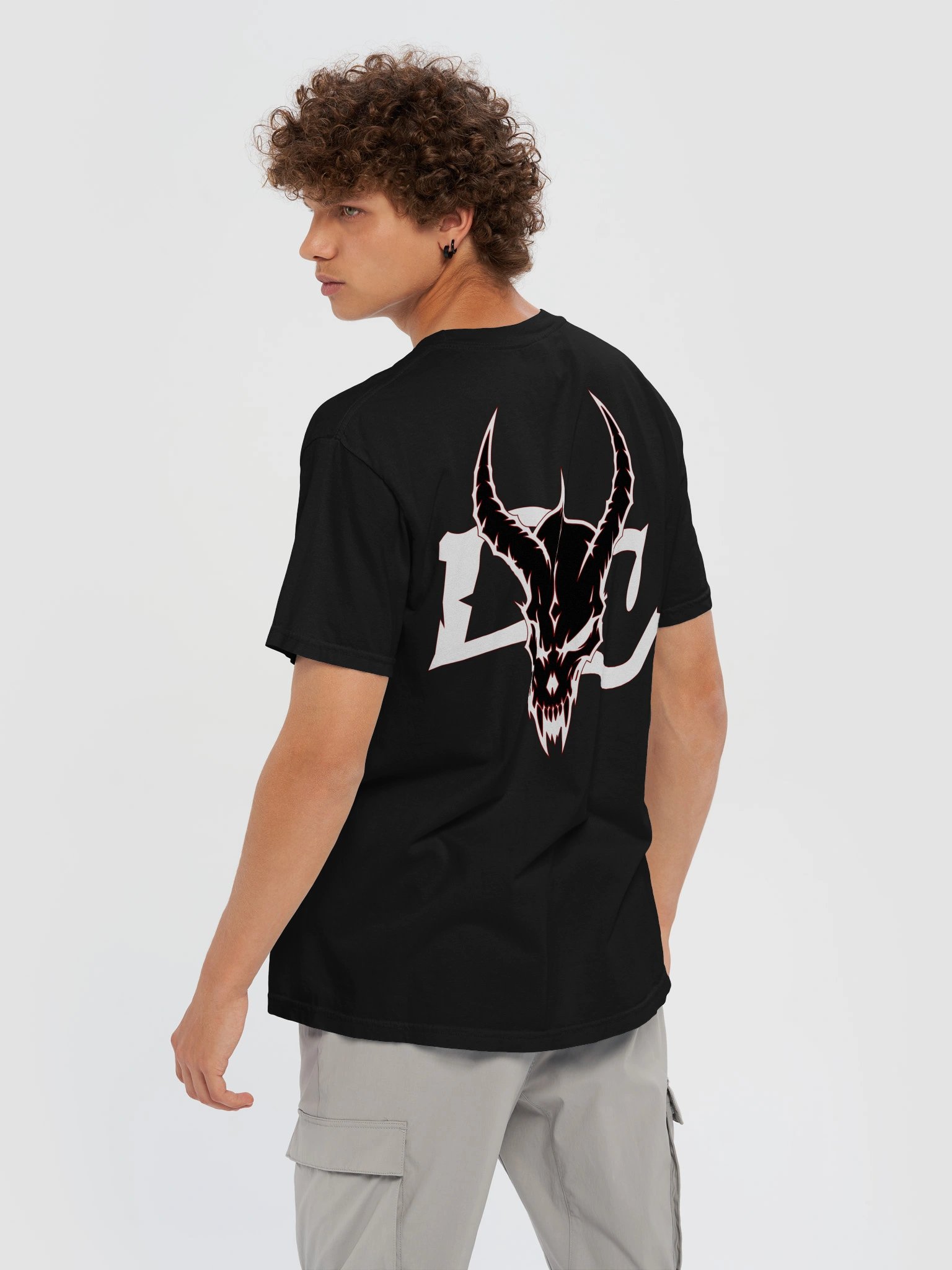 Diabolic Horned Skull Graphic Tee product image (70)