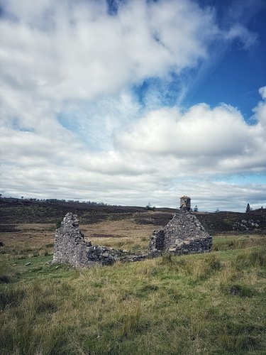 Our editor Eddy came back from the weekend with another interesting snapshot of history for us: the forgotten home of a forgo...