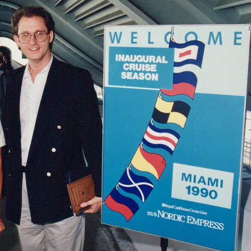 Yep, that's me back in 1990 boarding Nordic Empress. Did you ever sail aboard Nordic Empress?
#royalcaribbean #nordicempress