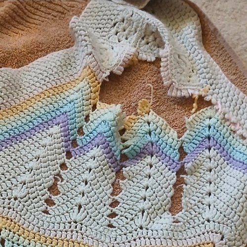 Progress on putting this crochet puzzle back together ❤️ 

#repair #restoration #mending #crochet #babyblanket