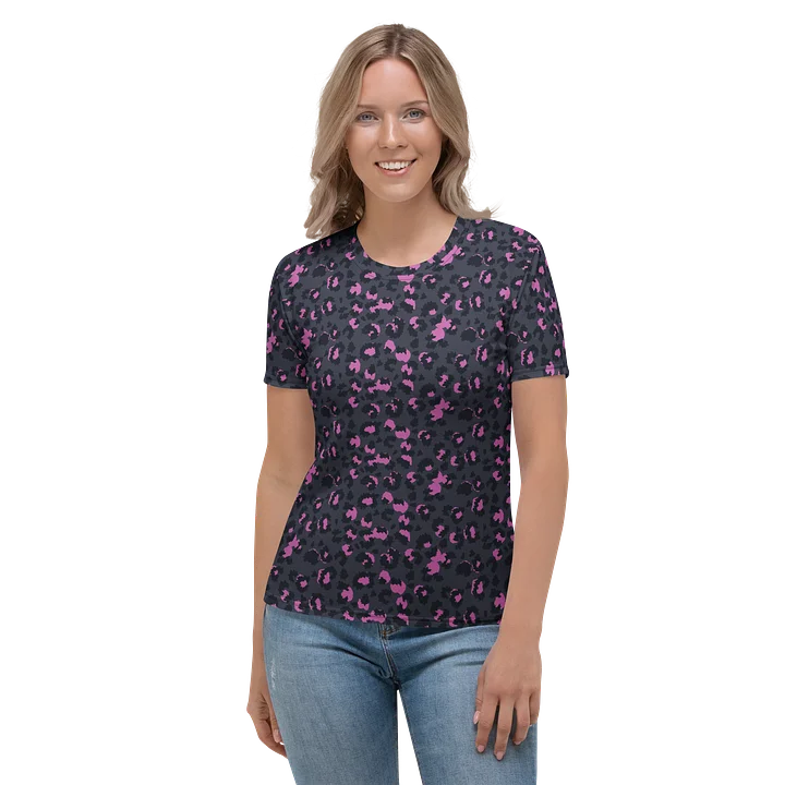 Pink Leopard Print Women's Crew Neck T-Shirt product image (1)
