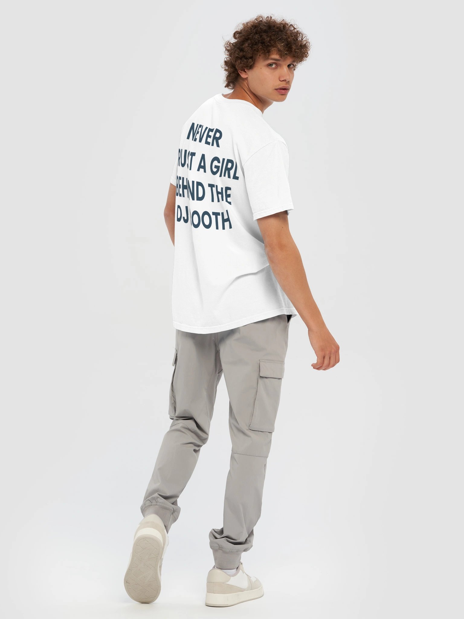 NEVER TRUST A GIRL BEHIND THE DJ BOOTH product image (4)