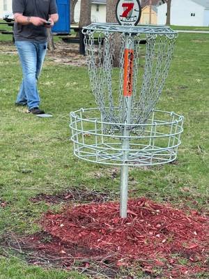 Working on a new grip and I think it’s good! #CornfedDG🌽 #ThrowYourPassion #discgolf #Iowa #form 