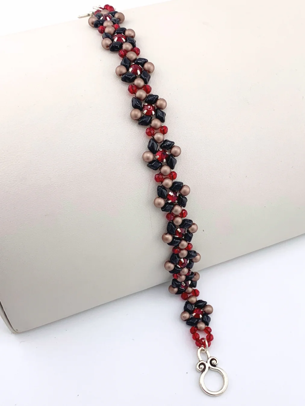 Cherry Picked Crystal Beaded Bracelet - Red/Black product image (4)