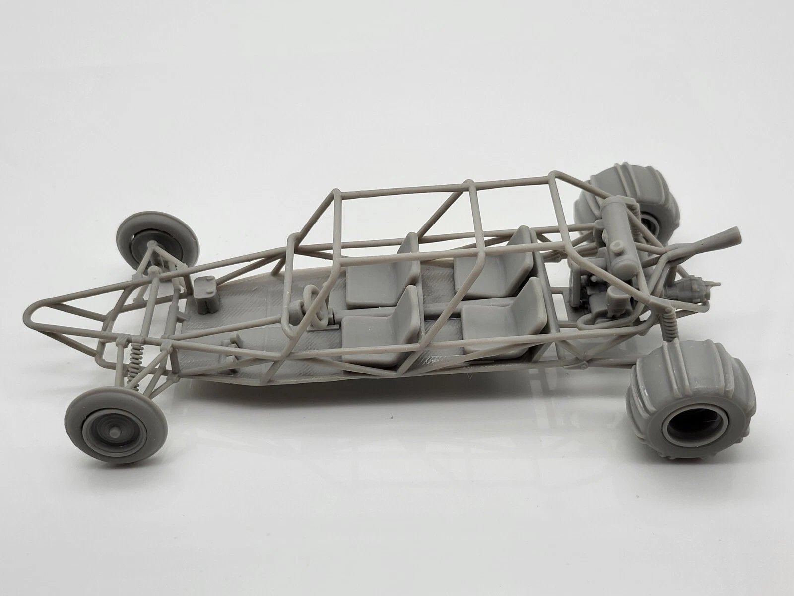 Four-seater Old School Dune Buggy Fully Detailed 1/25 Scale Model Kit product image (2)