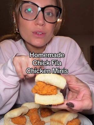 Copy cat Chick Fila Chicken Minis thanks to my girl @katie wren ❤️ #chickfila #cookwithme #breakfastideas #easyrecipe #foodtok 