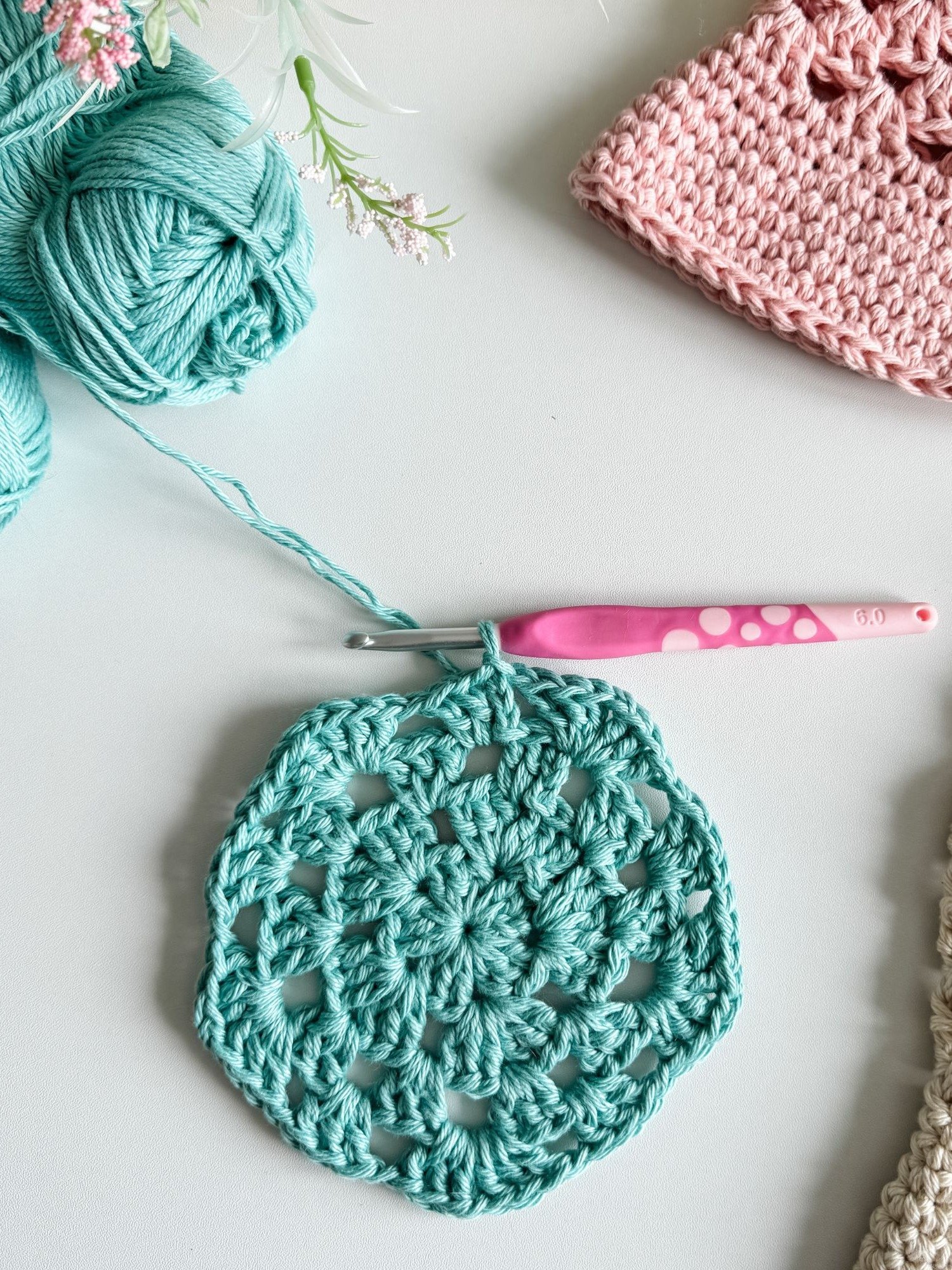 Wallflower Granny Stitch Hat Crochet Pattern product image (8)
