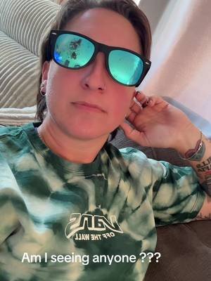 #wlw #lesbiansoftiktok #fyp #areyouseeinganyone 