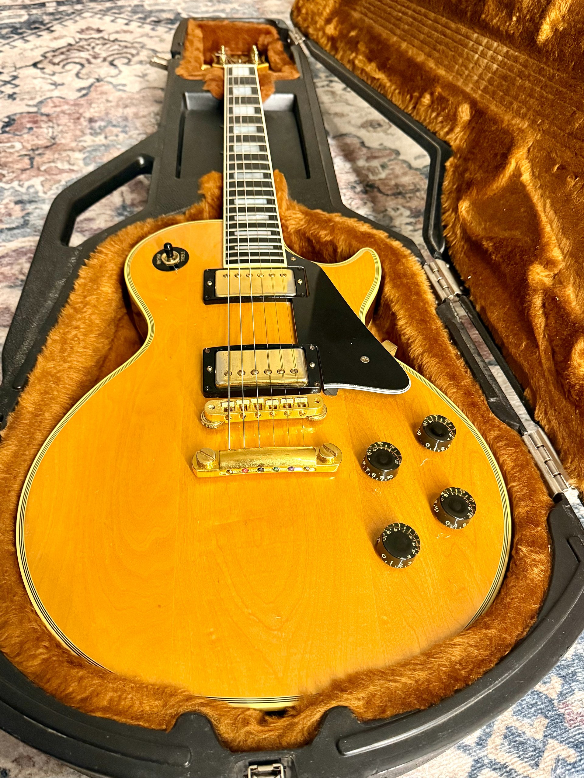 1982 Gibson Les Paul Custom "BLONDE BEAUTY" Natural Finish + GOLD Plush Chainsaw Case product image (4)