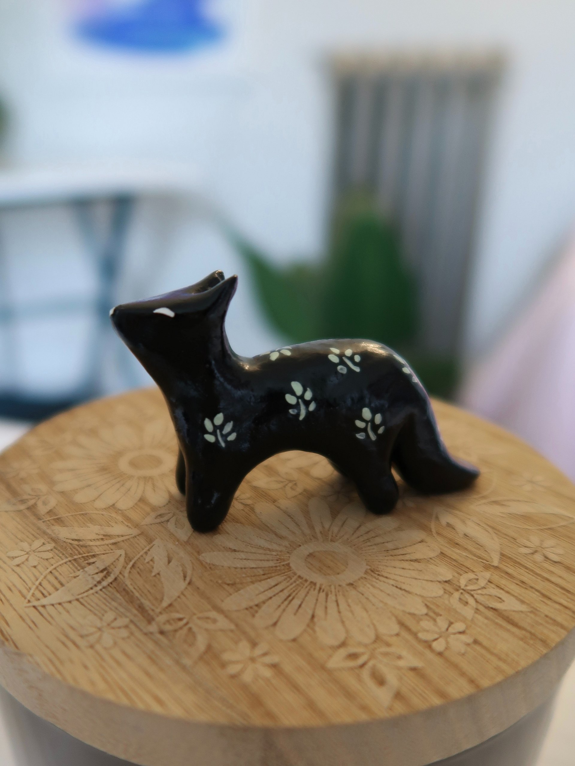 Black Leafy Fox Figurine product image (11)