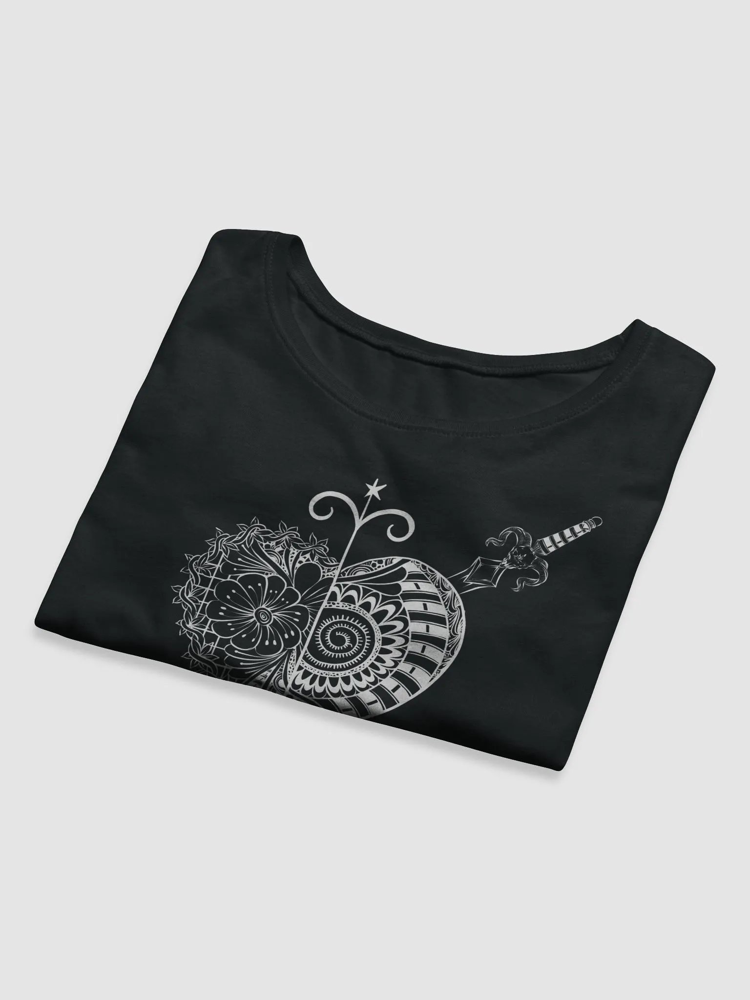 Crop top noir avec le vèvè d’Erzulie Dantor product image (9)