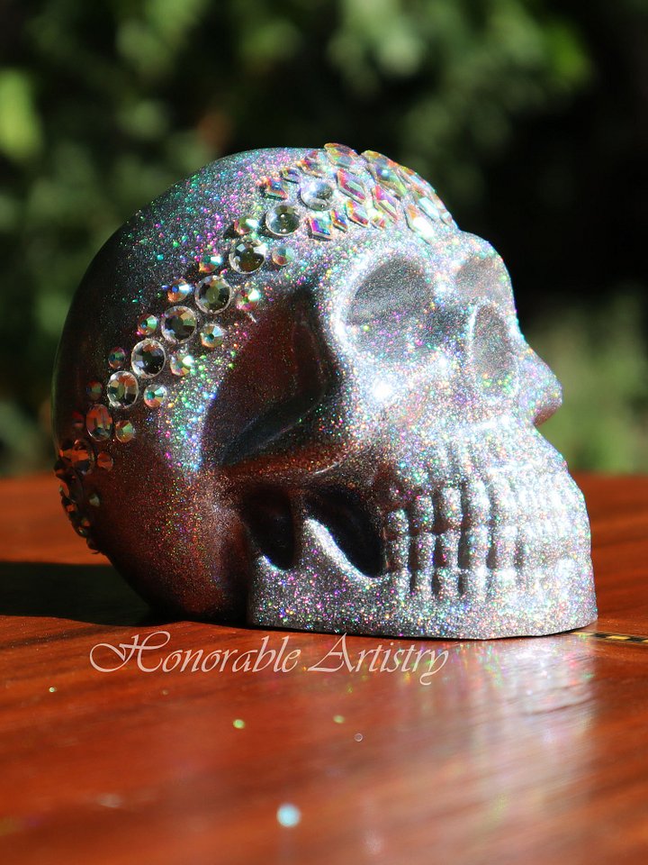 Holographic Silver Rhinestone Resin Skull product image (2)