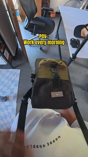 POV: Kamu ilustrator yang bisa kerja dari mana aja.

Tas selempang (iPad bag) 11 inch
stand Ipad 11 inc kayu

Detail product ...