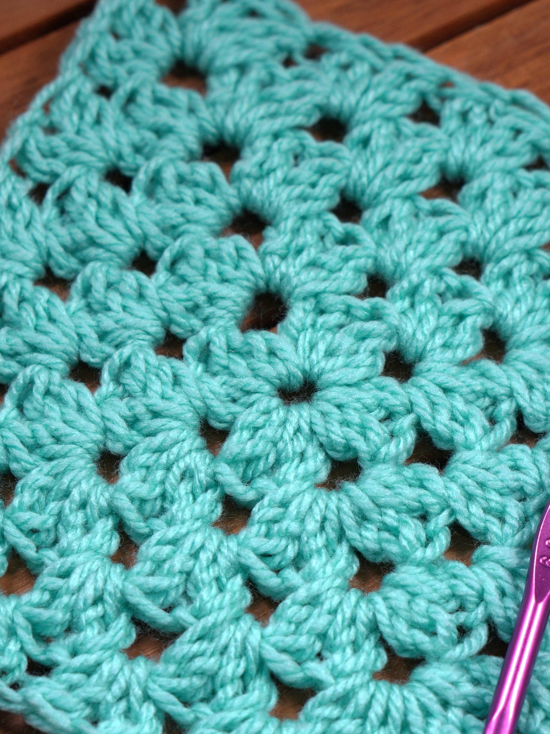 Cluster v stitch granny square crochet pattern product image (1)