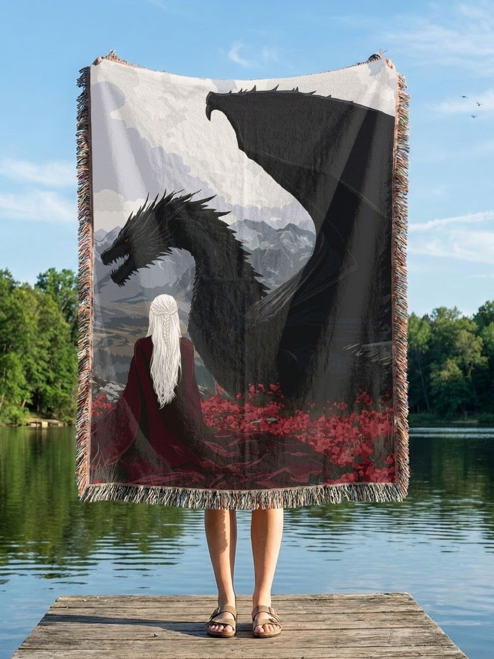 Mother of Dragons: Khaleesi and Drogon Woven Blanket product image (1)