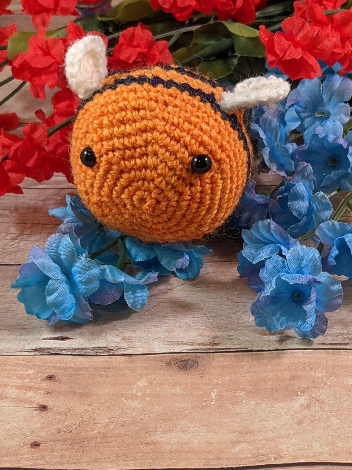 [PRE-ORDER] Pumpkin Bee Plush product image (1)