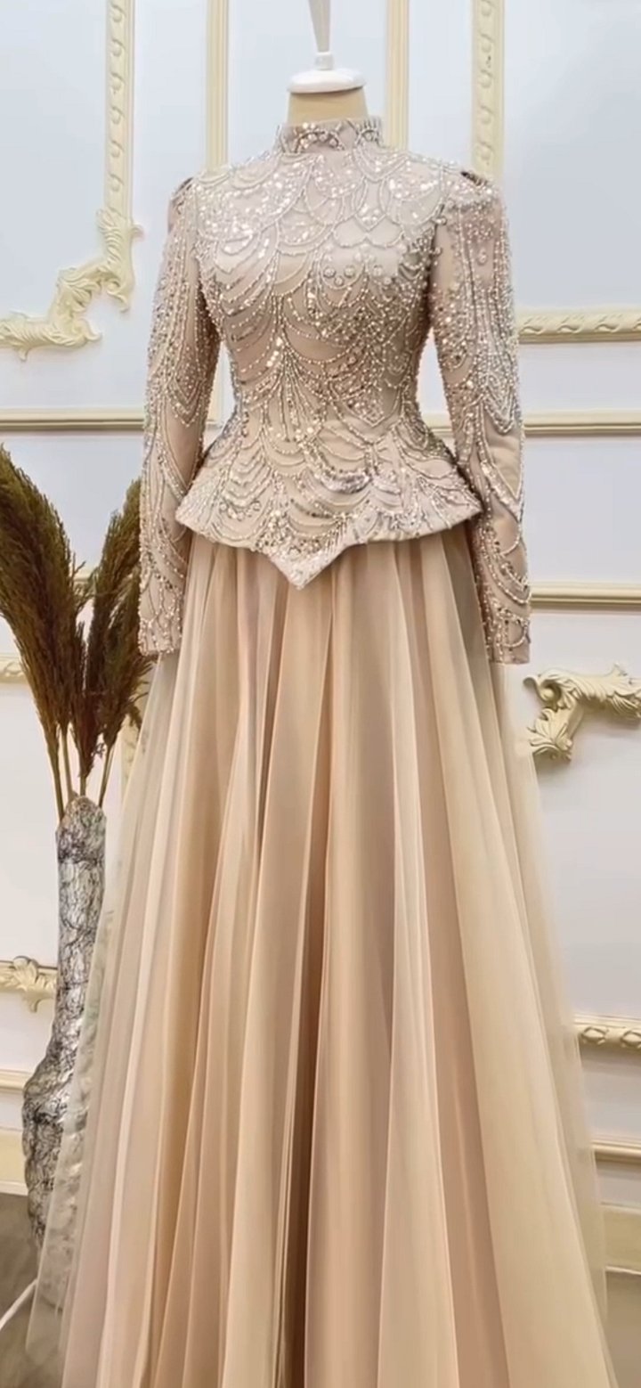 Luxury dress product image (2)