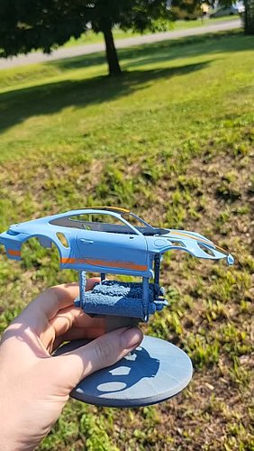 Porsche 911 GT3 RS in 2k clear 👌. 
It is popping in the sun looking really good! 

#modeling #scalemode #124scale #scalemodel...