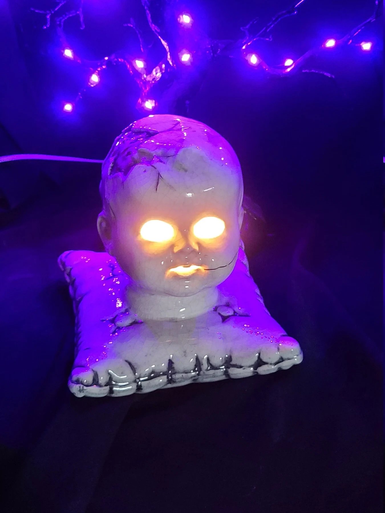 Creepy Doll Head Lamp "Braaaains" product image (2)