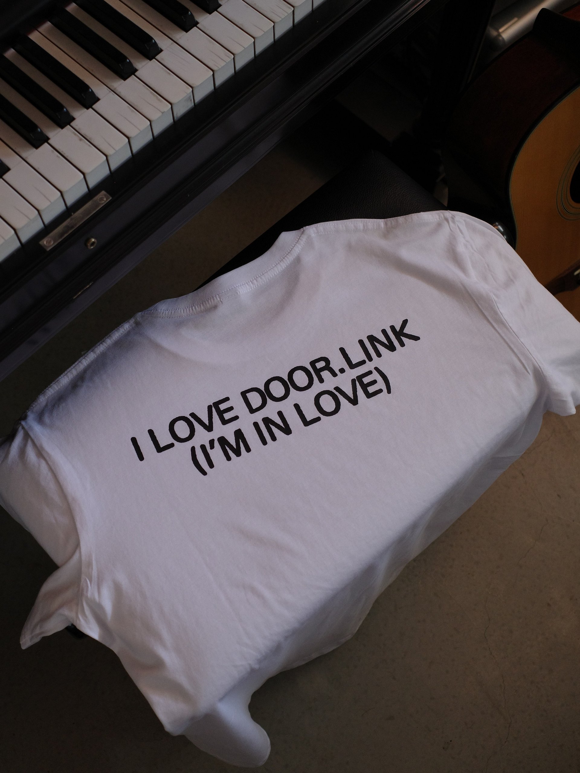 i'm in love / back (original) premium tee product image (5)
