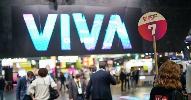 Le parc des expositions de la porte de Versailles s'apprête à devenir la capitale européenne de la tech pendant quatre jours rythmés par une succession de rendez-vous majeurs. http://dlvr.it/TTQ45R