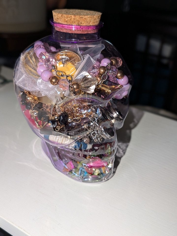 Spooky Mystery Skull! product image (1)