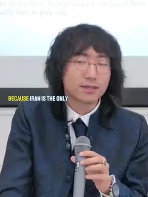 The clip argues Iran is uniquely able to threaten Israel’s existence. Because the U.S. cannot easily abandon Israel, Washington gets pulled into the Middle East, preventing it from focusing 100% on China. A Taiwan Strait scenario illustrates the dilemma: even if China is seen as a larger threat than Russia, an Israel-related priority could still drag the U.S. back in. Meir Scheimer is cited as someone who has long urged a China focus, but security concerns are treated as more important. #Iran #Israel #USChina #Geopolitics #TaiwanStrait