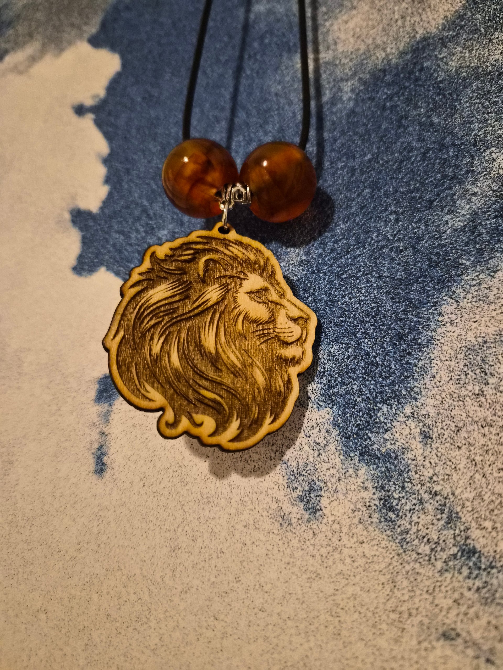 Lion Pendant Necklace Big Beads product image (1)