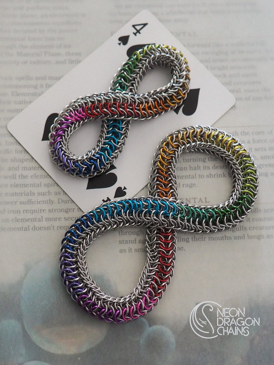Mobius Fidget Toy / Rainbow Chrome product image (1)