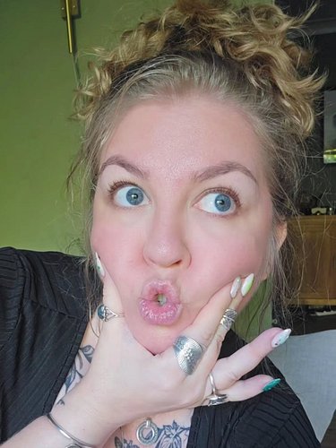 ✨ Bumole ✨

If you ever wondered what @voluptuousvelvet_va 's Bumhole looked and sounded like now you know.

Head to her Patr...