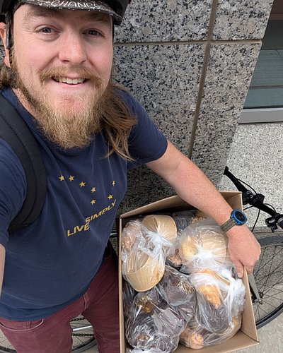 Thanks to our friends at @goodearthcentennial for this donation! 🥐 Our Calgary City Coordinator, Colin, redirected it to @hil...