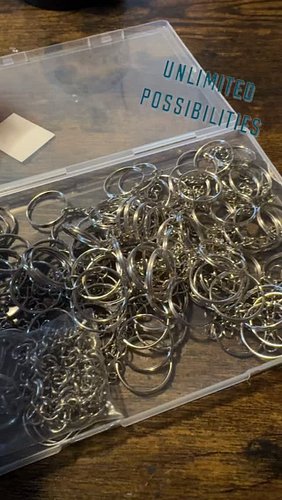 Look at all of these keychain holders 😍
We’ll name this half “anti-AI keychains”, + the other half “pride flag keychains” (yo...