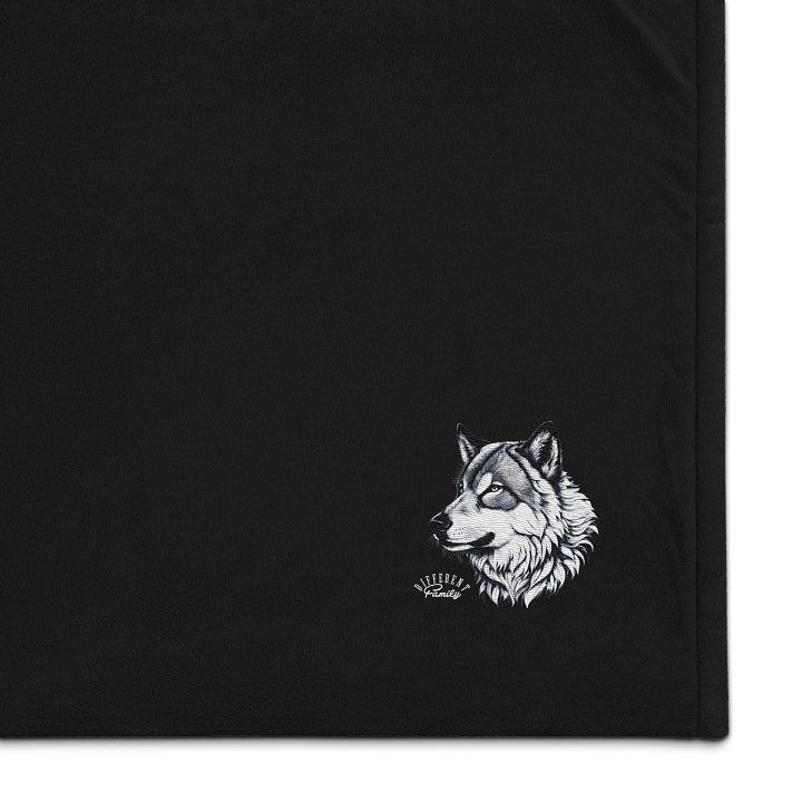 Different Family 'Two-Toned' Wolf Blanket product image (1)