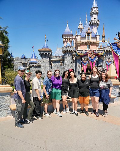 Fiat said yes & ended up at the happiest place on earth 🏰✨🥨

Welcome to our very Disney photo dump 🍿
