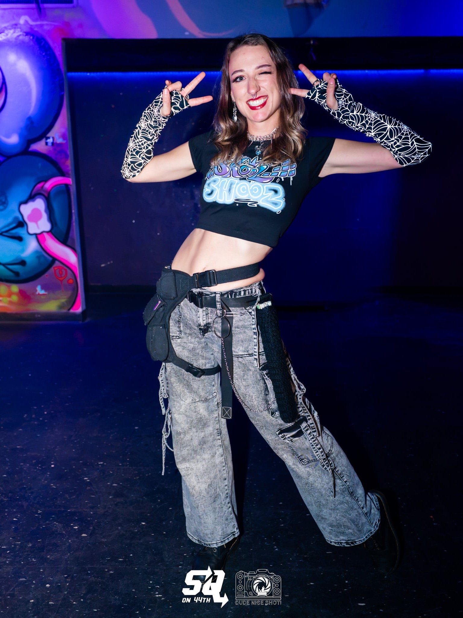 skoolshooz women's baby tee crop top product image (3)