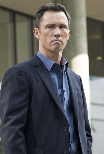 Jeffrey Donovan ✨ Régóta a kedvenc színészeim közé tartozik. 

Pontosabban azóta, amióta megláttam a Minden lében négy kanál ...