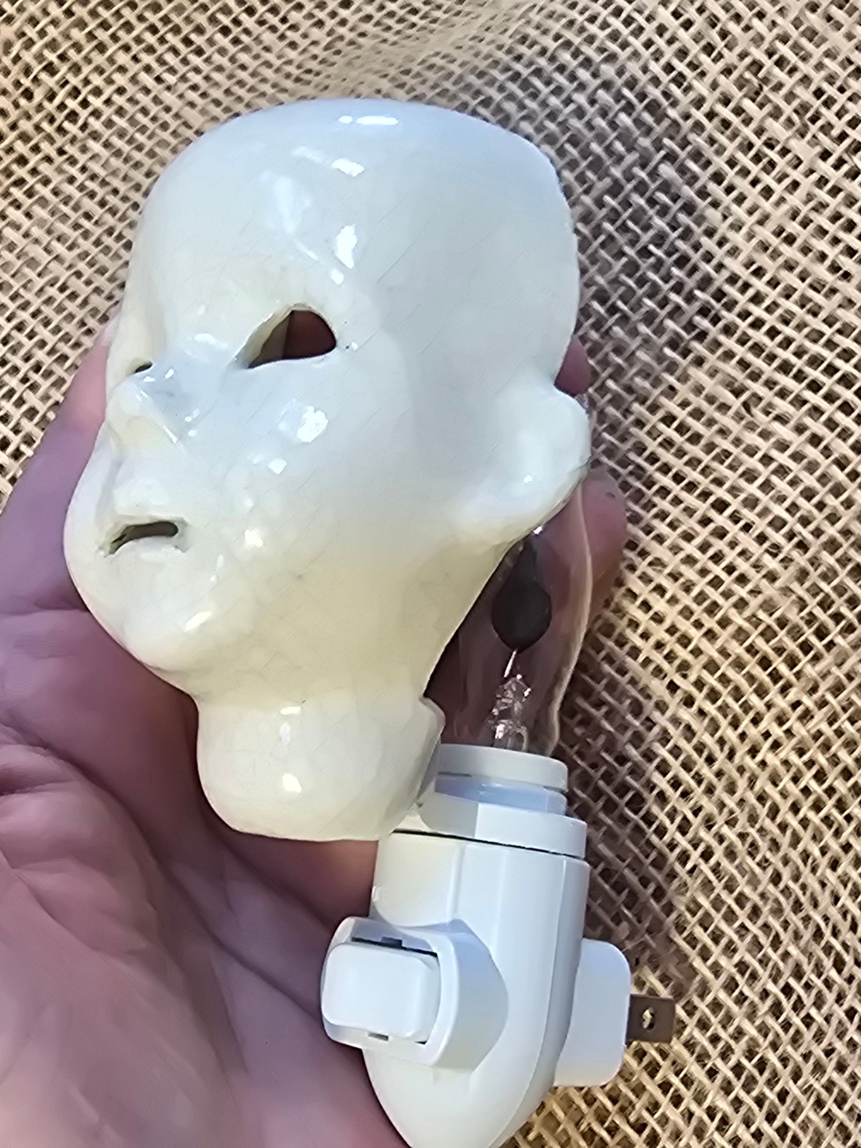 Creepy Doll Head Night-Light product image (4)