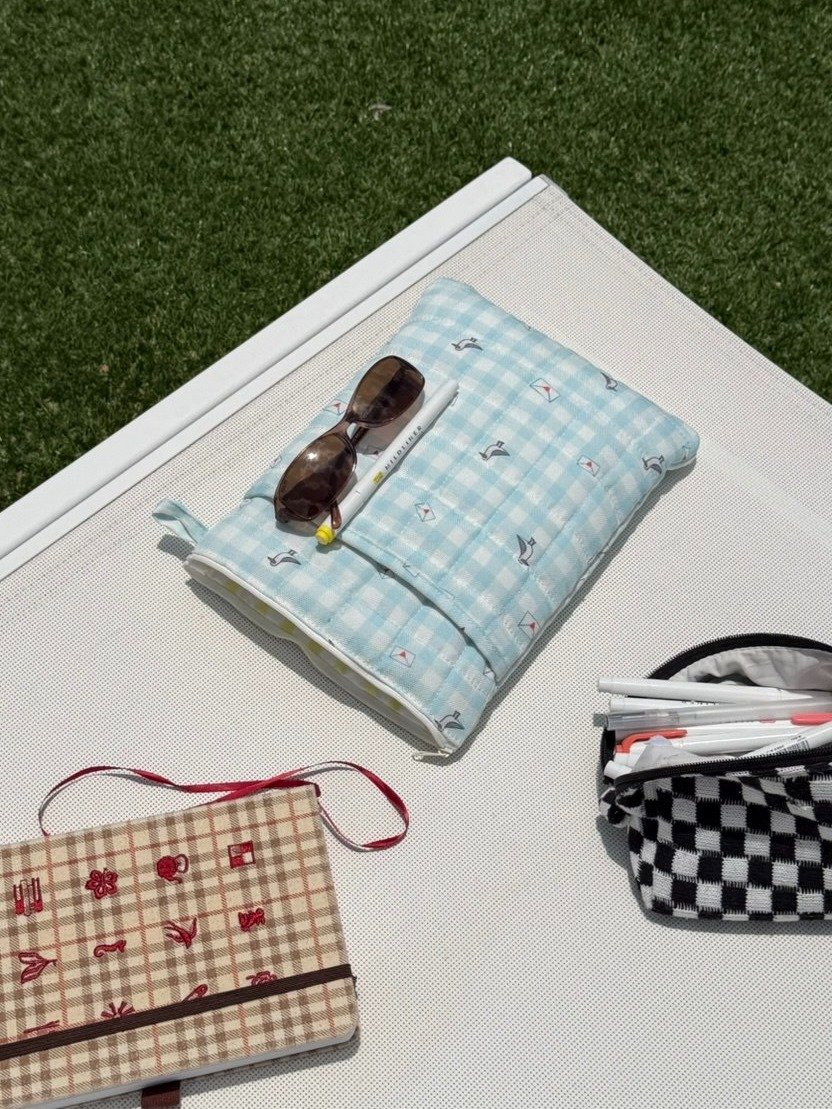 Just Friends Booksleeve product image (7)