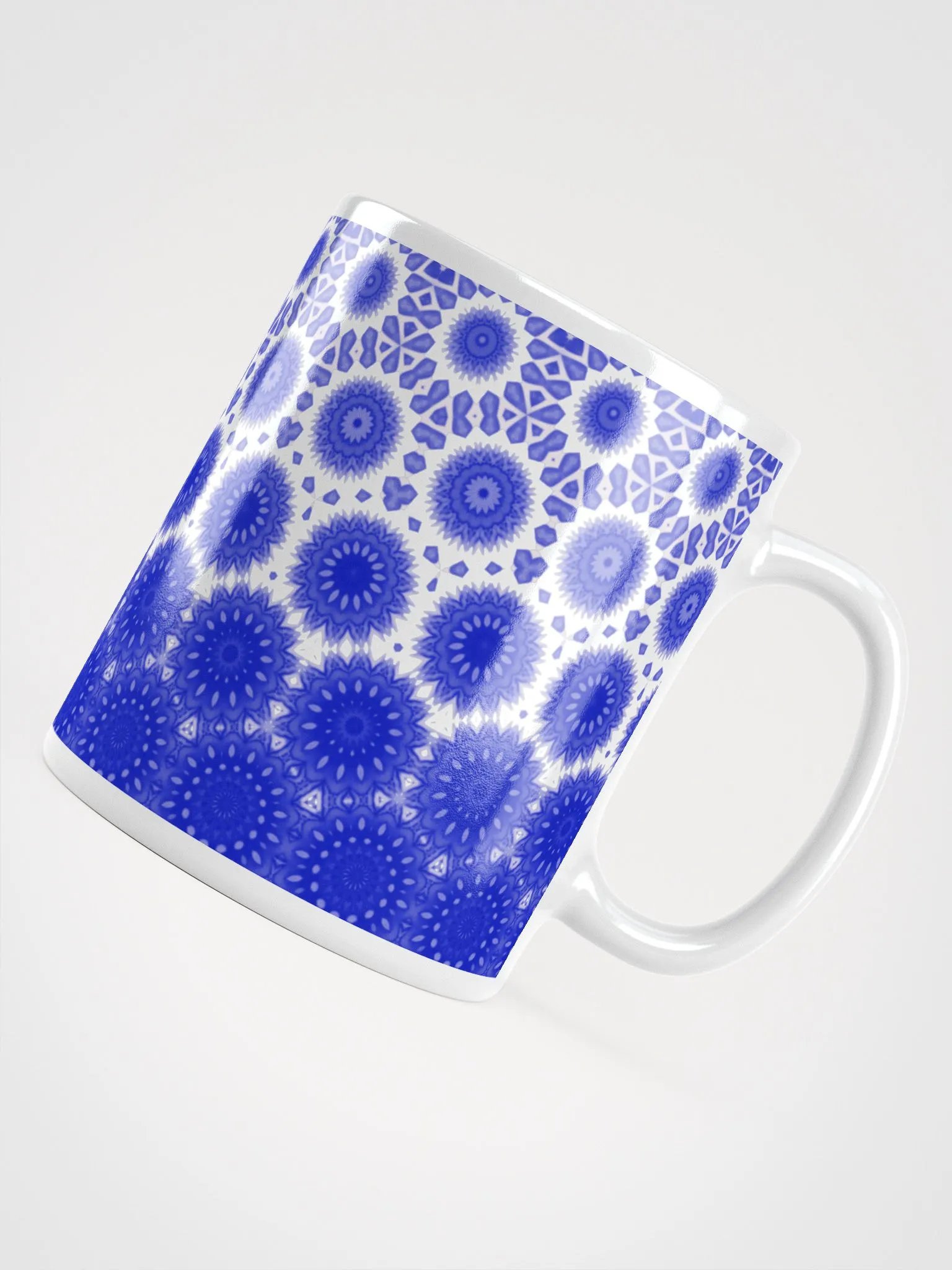 Blue & White Daisy Mug product image (4)