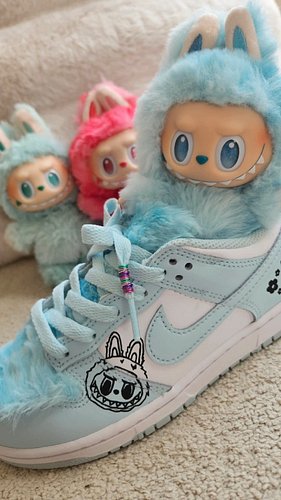 Custom La Bubu Sneakers! 💙

Ben jij net zo gek van Labubu als ik? Of ken je iemand die gek is van labubu? Tag deze persoon da...