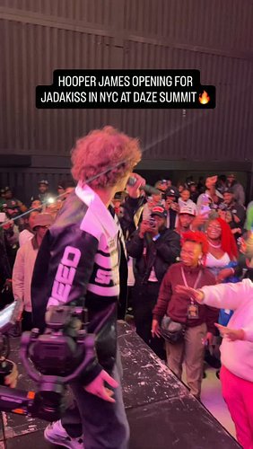 IT ISSSS WHAT IT ISSSS 🔥😮‍💨🔥😮‍💨🔥

HOOPER JAMES RAPPING IN FRONT OF A HUGE CROWD IN NEW YORK AT DAZE SUMMIT MUSIC FESTIVAL . O...