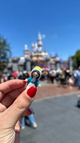 nothin like a little Marian accompaniment at Disney💙✨

(She got a little nauseous on smugglers run😅) 

#catholic #catholicchu...