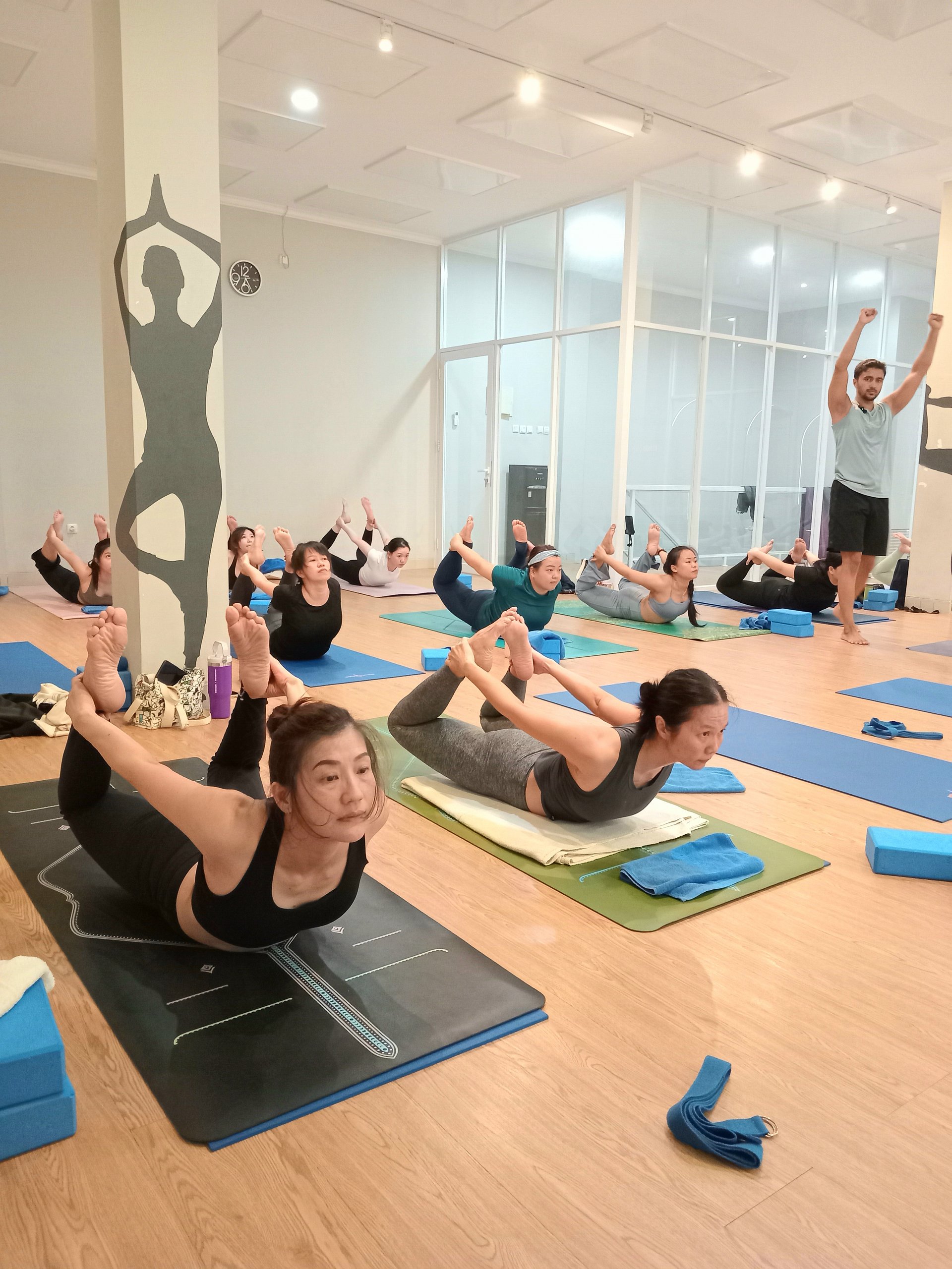 Grounding & self-centred Yoga Flow 60 Min | Find Yourself Rotted and Balanced | Level : ★ product image (1)