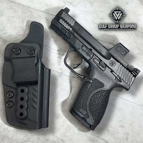 Blacked‍‍‍ out‍‍‍ and ready‍‍‍ to carry
The Smith & Wesson M&P9 2.0 ‍with a Holosun red dot ‍and a sleek Crossbreed holster ‍...