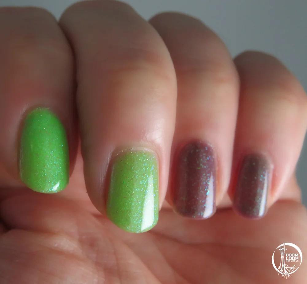 THE GRAVEYARD OF THE REAL - Solar Green to Deep Plum Glitter Polish product image (5)